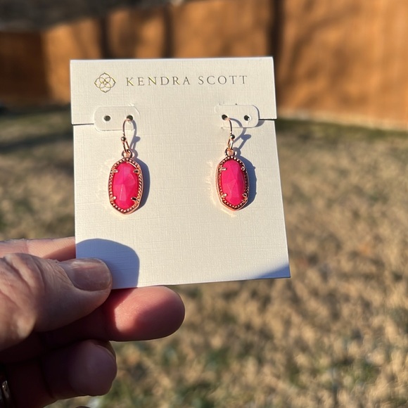 The classic oval shape in the Lee Rose Gold Drop Earrings in Azalea illusion - Picture 7 of 10